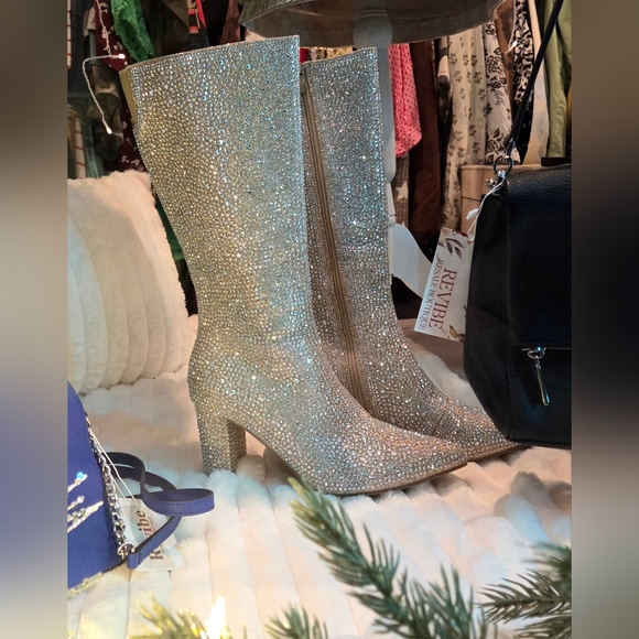 Forever Iceberg Rhinestone Block Heel Knee High Boots Size 8.5 - Picture 2 of 3